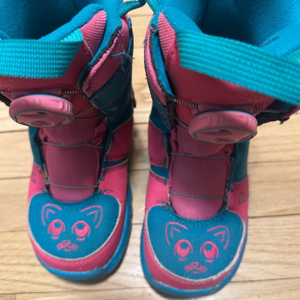 Kids Burton Mini Grom Pink Blue Kitty size 13C adjustable snowboarding boots EUC
